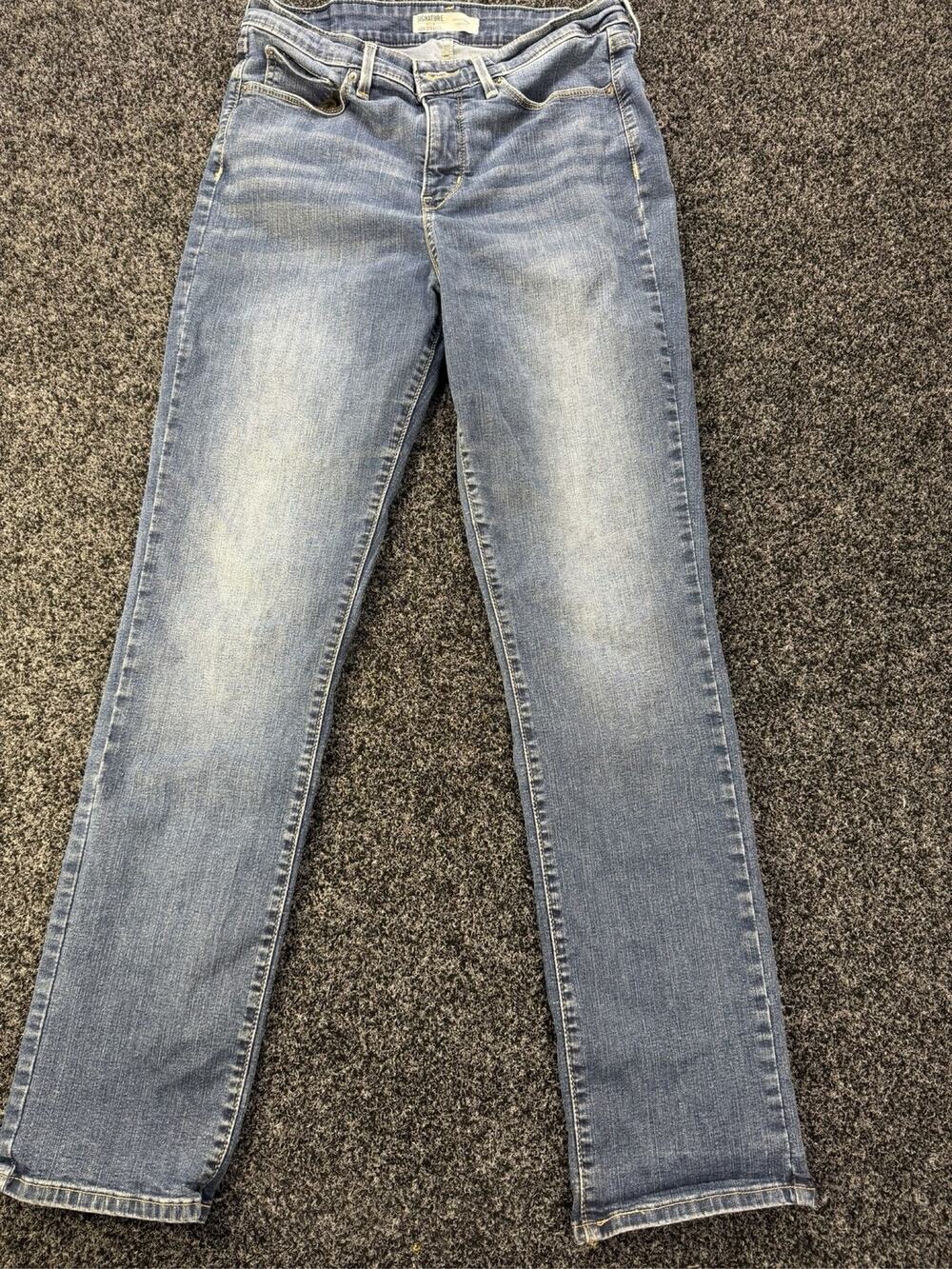 Signature by Levi Strauss Women's Totally Shaping Straight Leg Jeans Blue 29x32